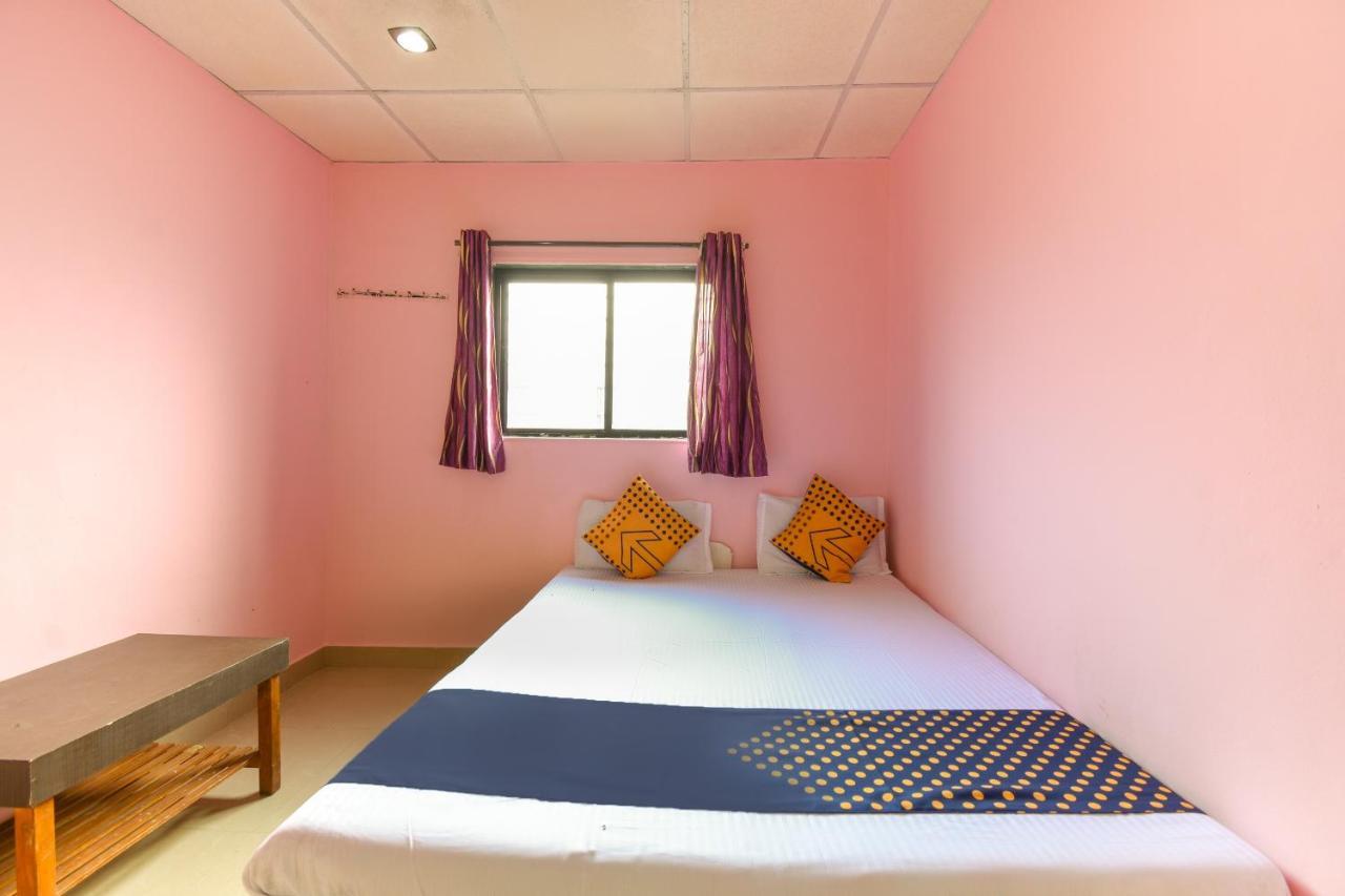 Spot On 65135 Hotel Suvarna Samrat Lodge Khamshet Exterior photo